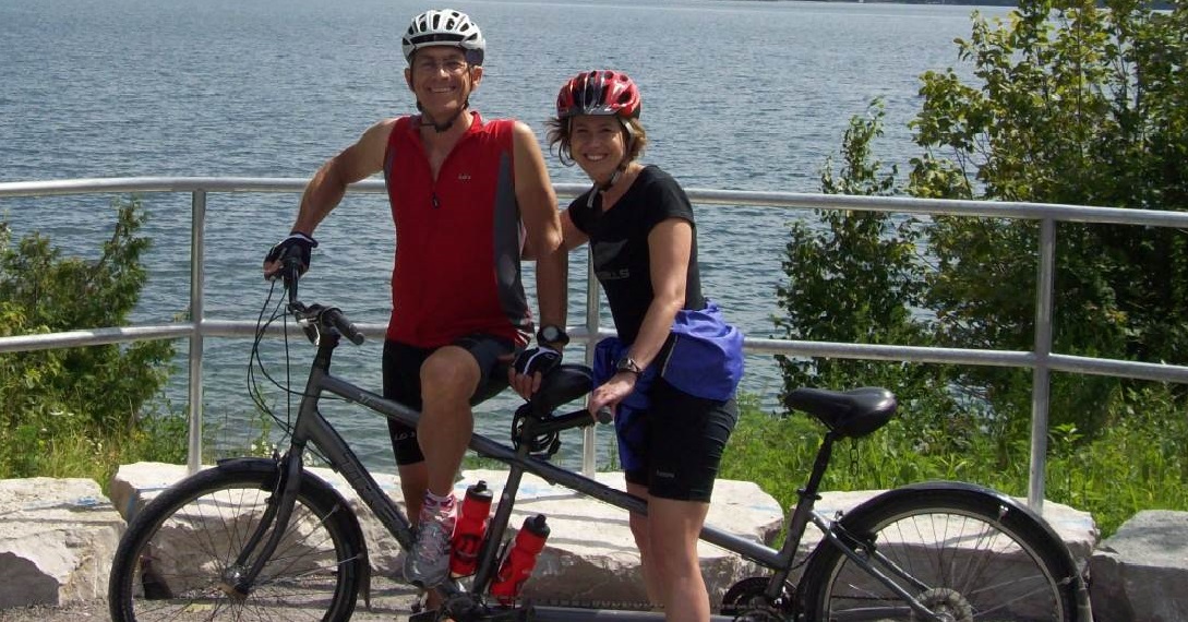 coupleonBarrietourwithtandem-crop coupleonBarrietourwithtandem-crop